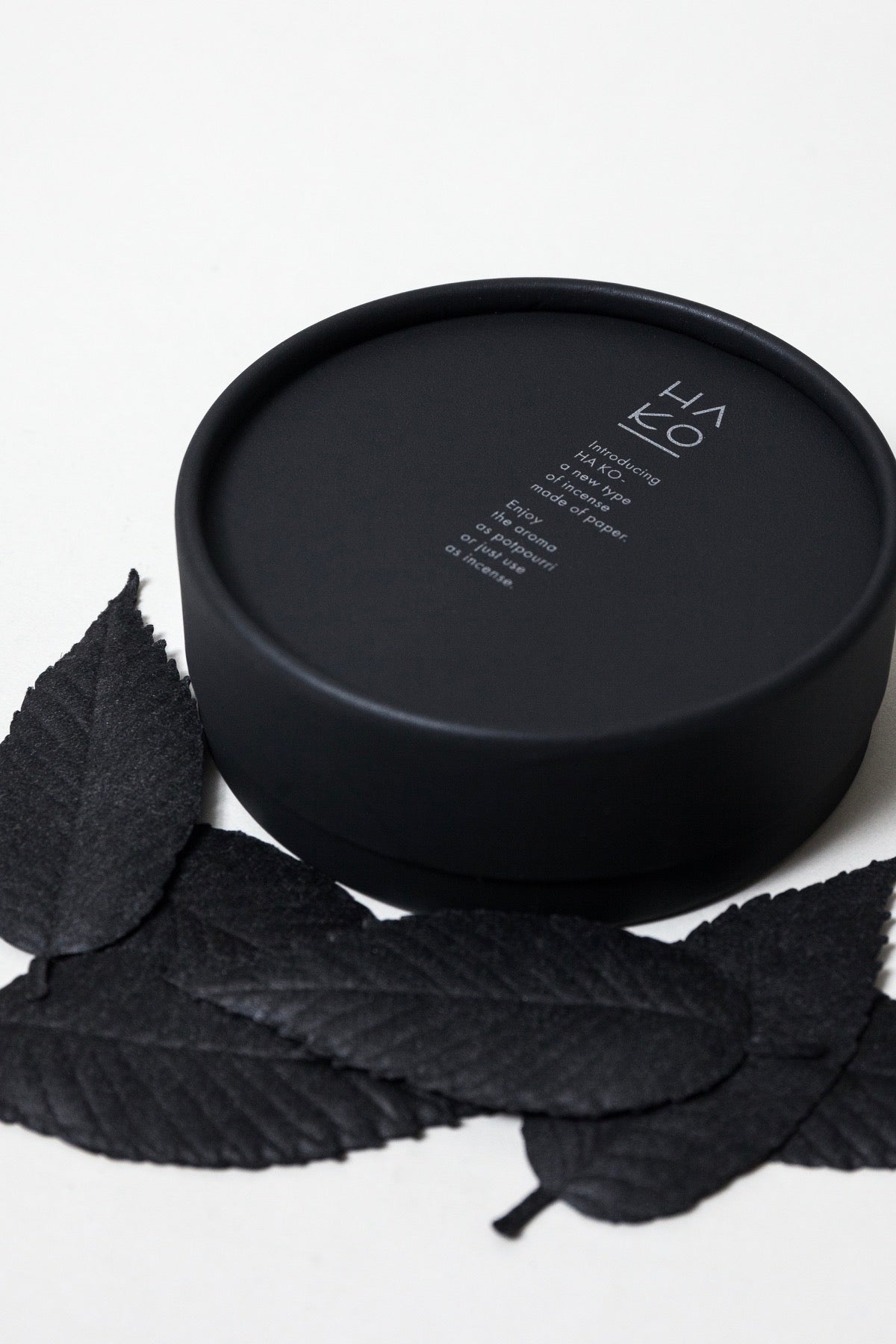 HA KO Paper Incense - Black, Set of 6 (Focus)