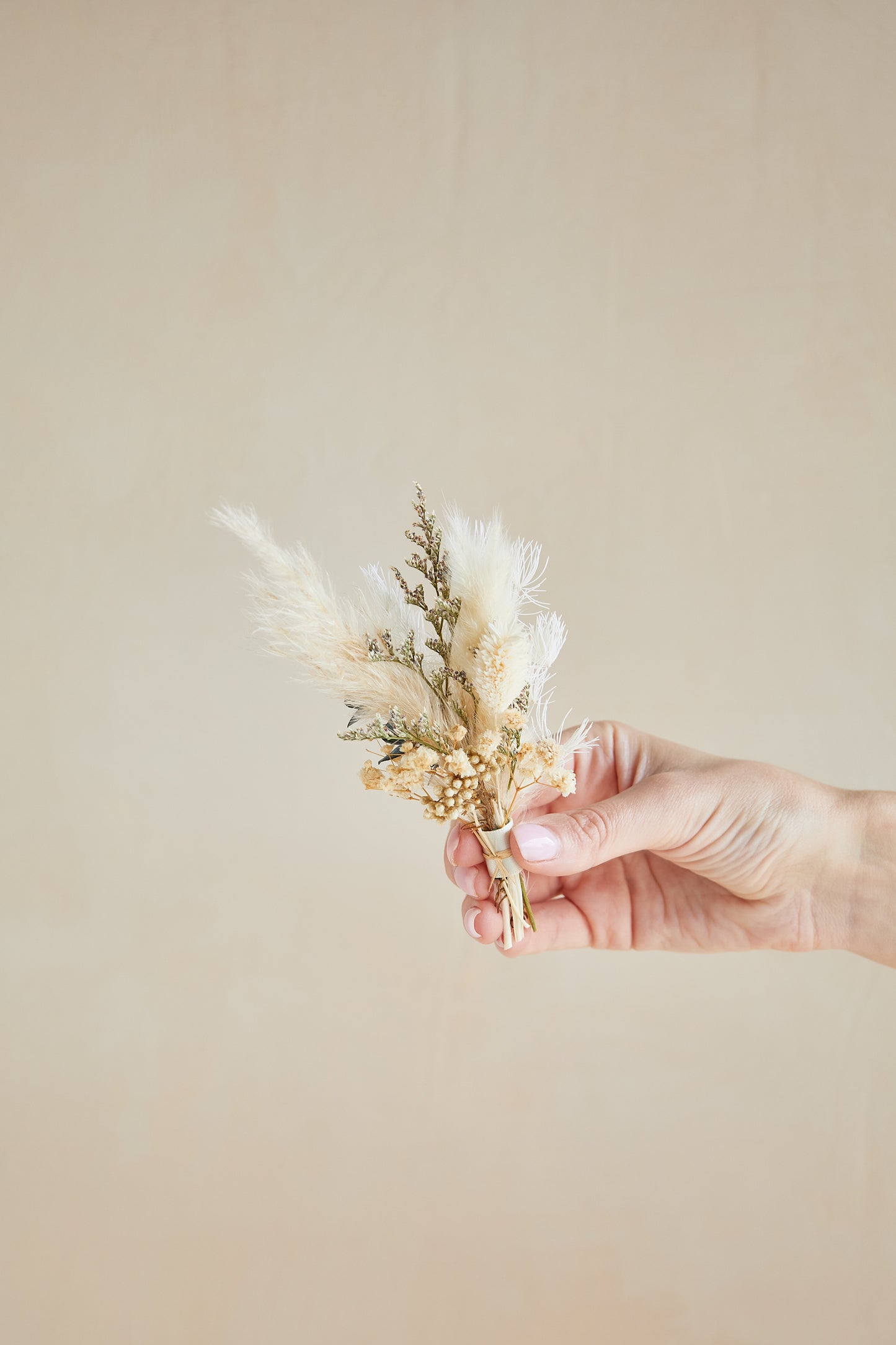 Boutonnière - The White Collection