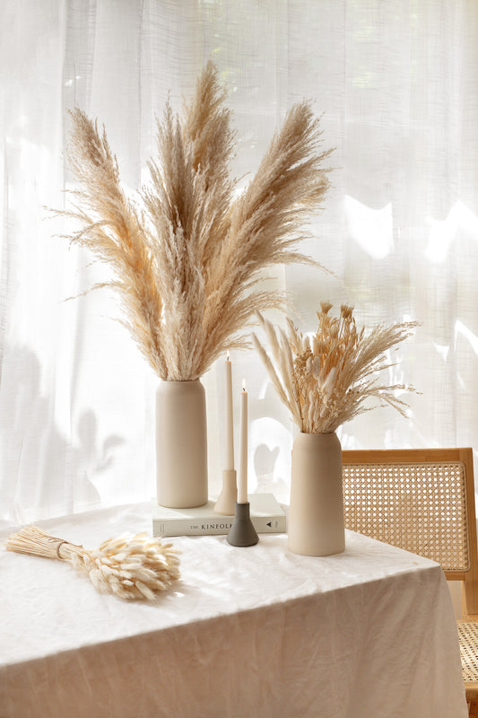 Can I buy bunny tails/pampas grass in advance and store them until my wedding for several month?