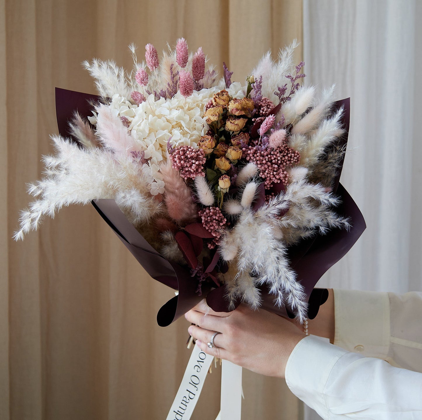 Chloe Bouquet in Glass Vase
