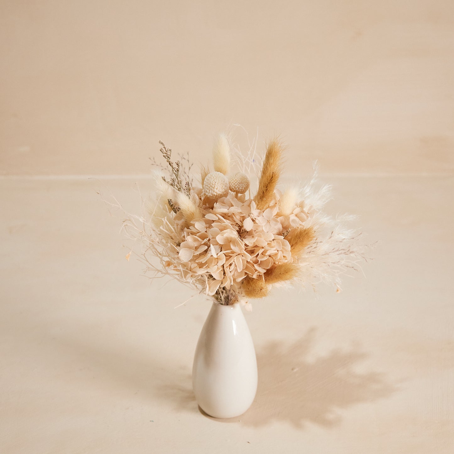 Linen Petit Bouquet in Mini Glazed Vase
